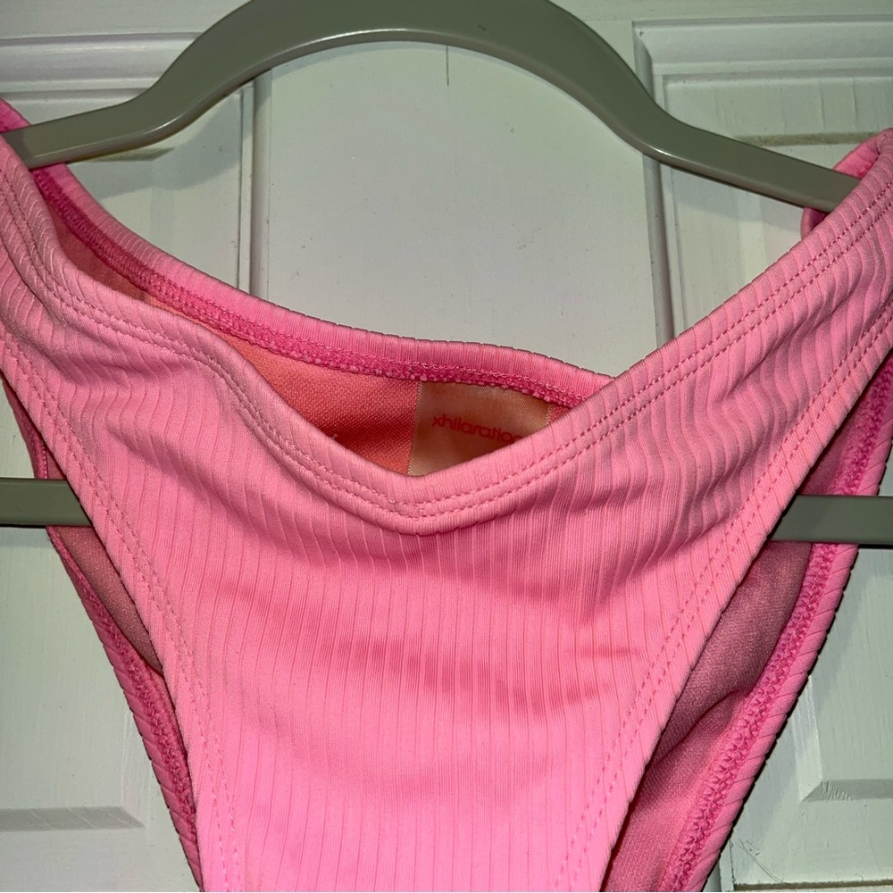 Pink Bikini - Picture 6 of 9